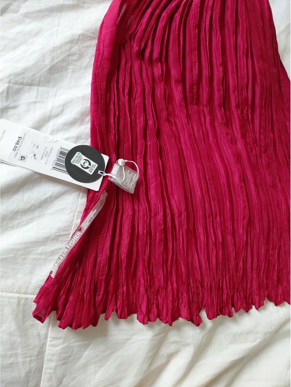 NWT Eileen Fisher Silk Scrunch Scarf Ruby Red OS #755